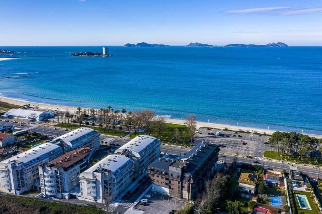 Apartamentos En Playa De Samil Primera Linea De Playa Pe Na Areia Vigo Dış mekan fotoğraf